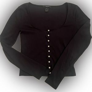 pearl buttoned long sleeve top